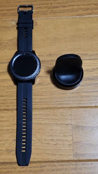 ゴールデンウィーク最後の特価 SAMSUNG Galaxy Gear S3 frontier ブラック46mmモデル