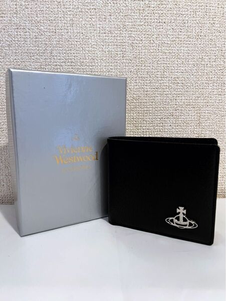 【新品未使用】Vivienne Westwood 二つ折り財布 ブラック 大人気