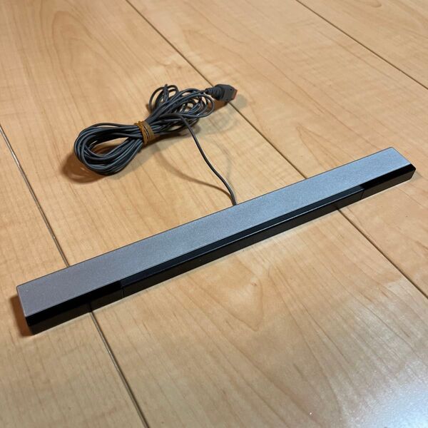 キレイ 任天堂純正品 ニンテンドーWii センサーバー シルバー RVL-014 清掃済み 動作確認済み Nintendo ウィー