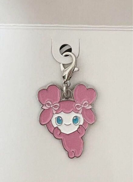 twice サンリオ キーホルダーチャーム モブリー 【新品】 モモ マイメロ 1個 【カテ◯リ変更OK】 【入手困難】