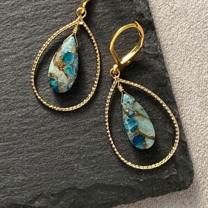 天然石 アパタイト・アマゾナイトコッパー(ペアシェイプ形) デザインピアス