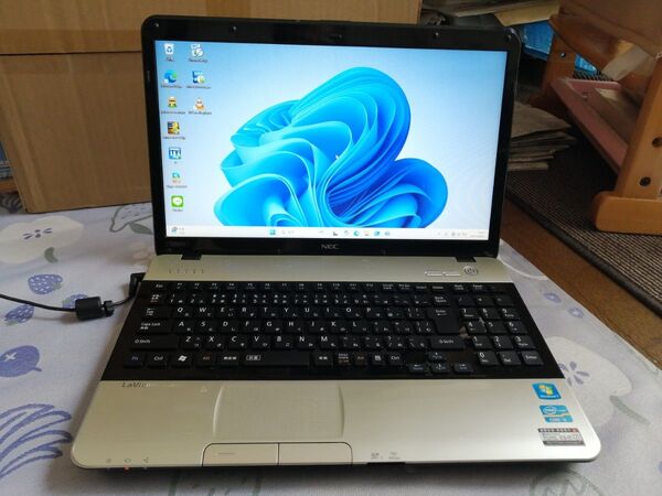 NEC LaVie LS550/F 高性能Corei5−2.4GHz Blu−Ray Windows11