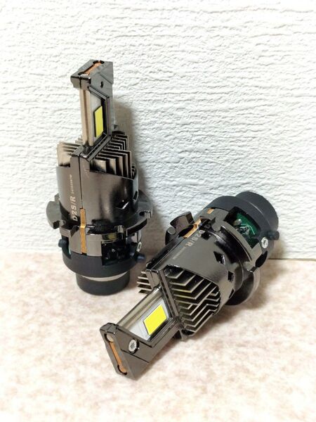 D2S/D2R兼用 6000K 30000LM ポン付け 1台分 2個セット 新品