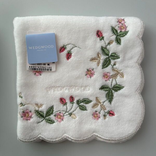 新品 ウェッジウッドWEGDWOOD タオルハンカチ ハンドタオルワイルドストロベリー 花柄 いちご 刺繍