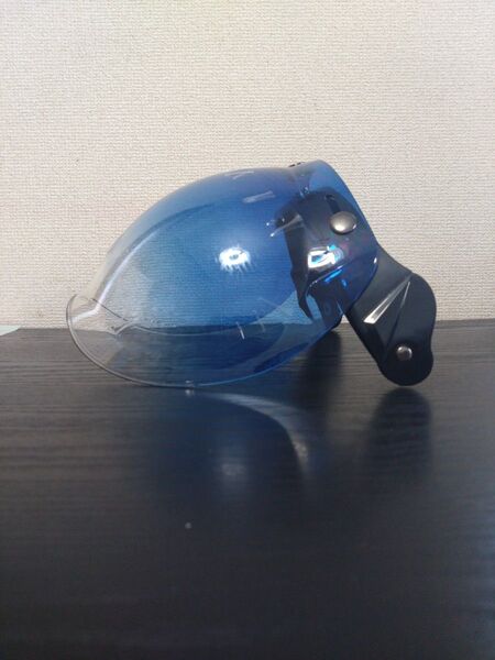 バイクのヘルメットのバイザー