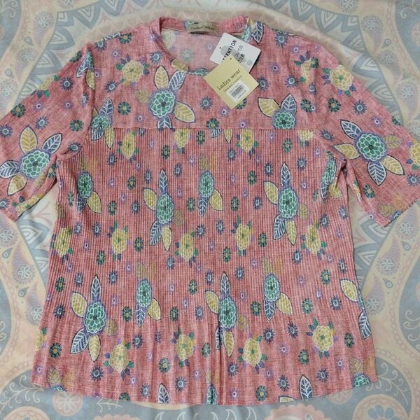 【新品】【Ladies Wear】 トップス 花柄 プリーツ ピンク 伸縮性有り M~Lサイズ 税込7260円 (週末セール)