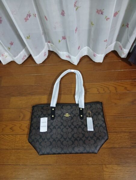 COACHトートバック新品未使用タグ付き