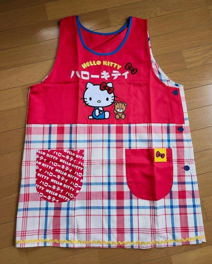 エプロン キティちゃん ハローキティ 赤 レッド 新品 タグ付き エプロン キティちゃん ハローキティ 赤 レッド 新品 タグ付き
