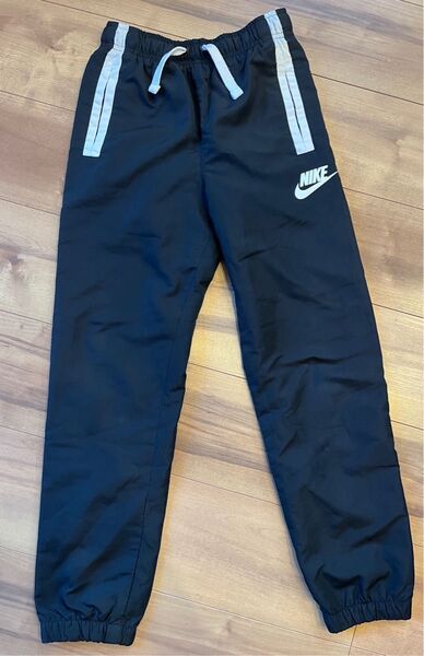 ●即購入不可● NIKE ナイキ パンツ ズボン 140 150 Mサイズ シャカシャカ ブラック トレーニング ジャージ 黒