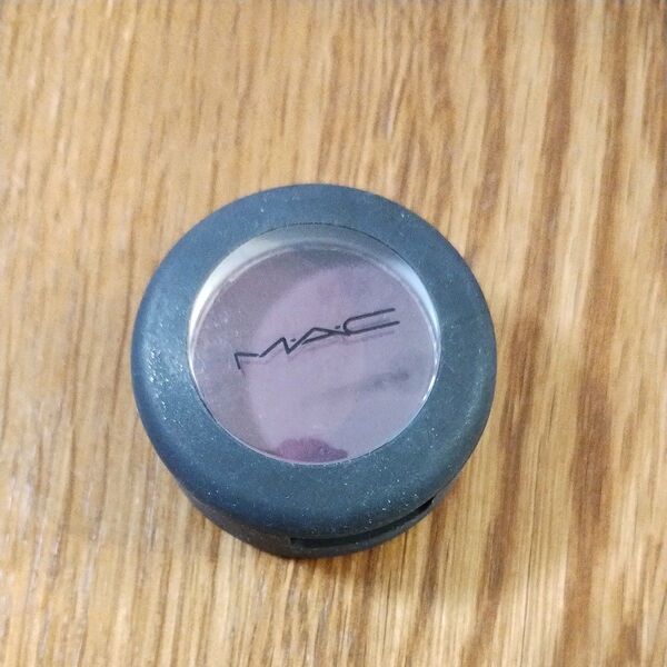 MAC パウダーキスアイシャドウ ピーフォーポテント