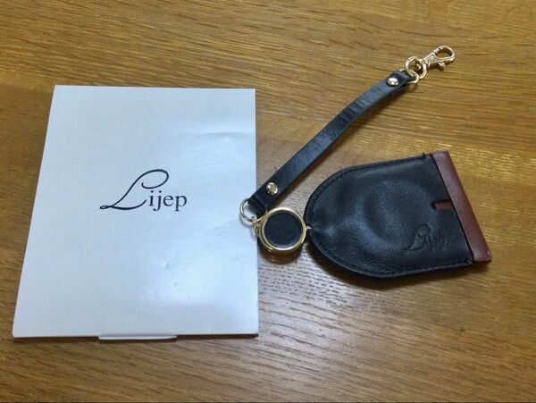 リジェップ ルーペ付きバッグチャーム リール付き 黒 本革