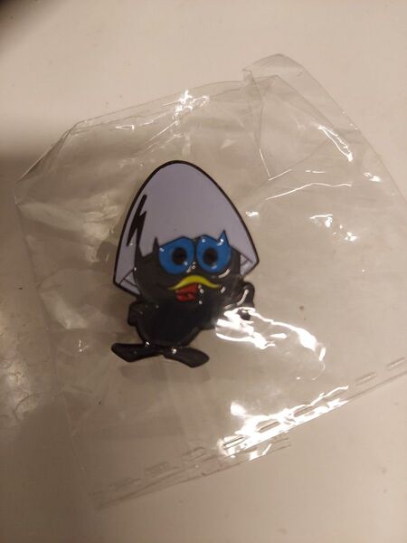 レトロな顔の カリメロ ピンバッジ