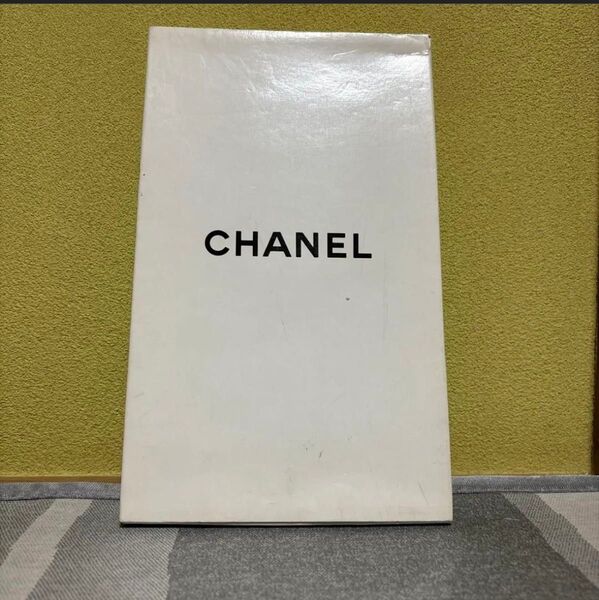 CHANELの鏡