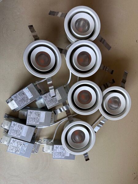 LED ユニバーサルダウンライトDAIKO DDL-4436YWG 8個セット