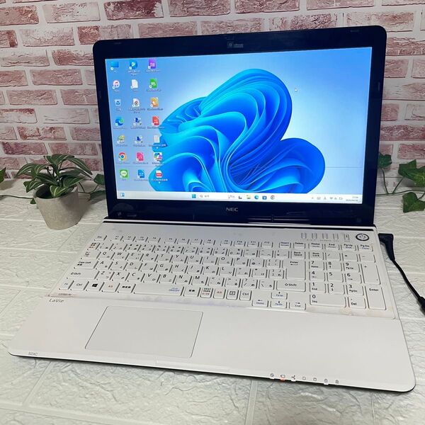 ★中古SSD128GB メモリ8GB★LaVie LS150N カメラ Win11 Office ノートパソコン411
