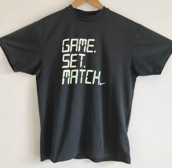 ナイキ メンズ練習着 半袖 ブラック プリントTシャツ