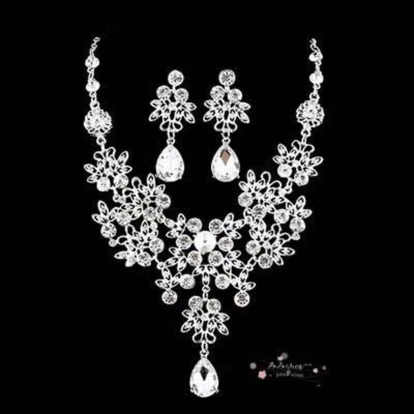 ネックレス&イヤリング/ピアス高品質豪華2点セット!ブライダルアクセサリーウェディングアクセサリー新品結婚式花嫁社交ダンス