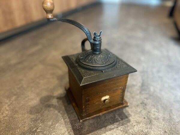 アンティーク 手引きコーヒーミル レトロ