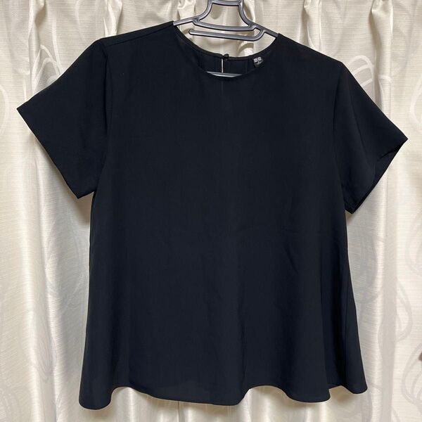 UNIQLO 黒 半袖
