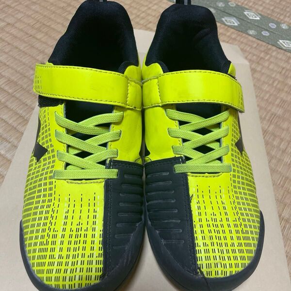 Mad foot!キッズスニーカー 22.5センチ