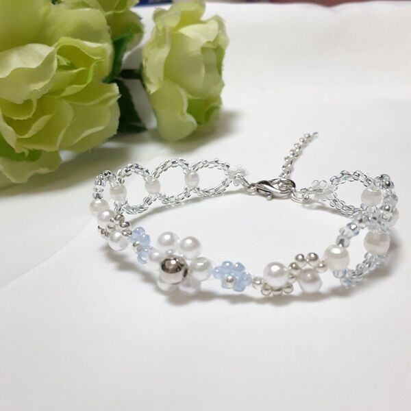 37ハンドメイドアクセサリー シャインブルー ビーズ編みブレスレット
