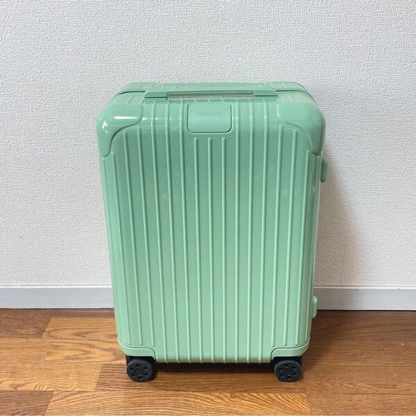 希少 リモワ エッセンシャル キャビン 36L グリーン 機内持ち込み