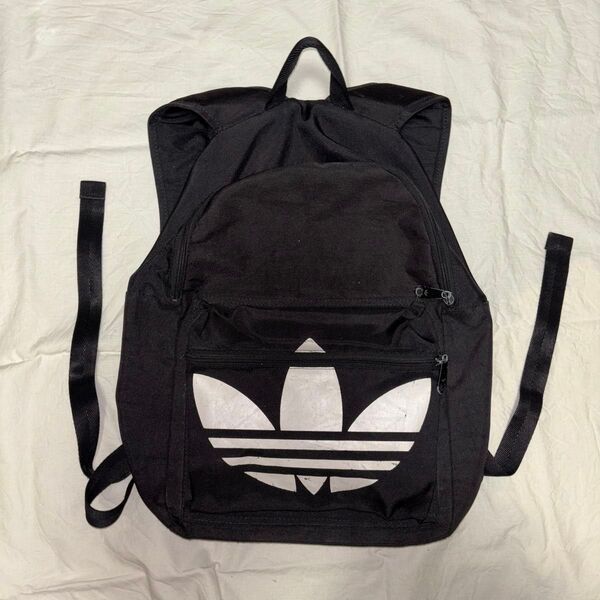 adidas ブラック バックパック