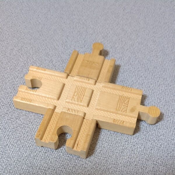 木製トーマス クロスレール