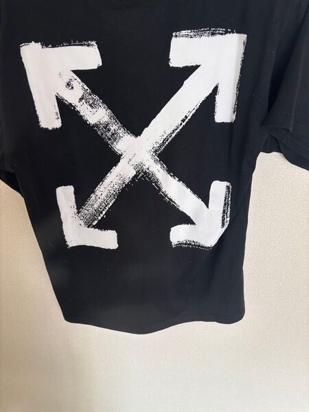 off-white Tシャツ