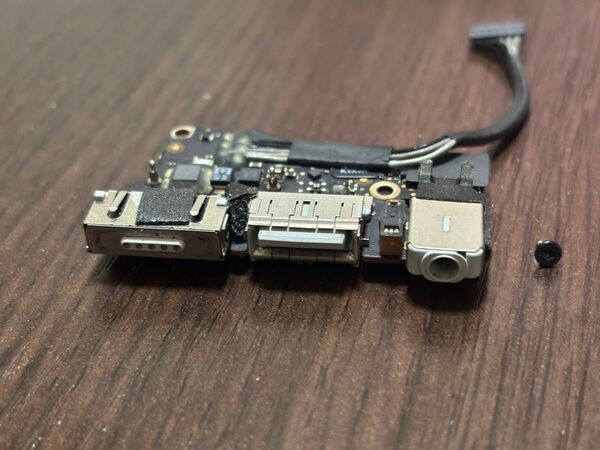 MacBook Air 13.3 A1466 2013年〜2017年 IOボード 電源ユニット