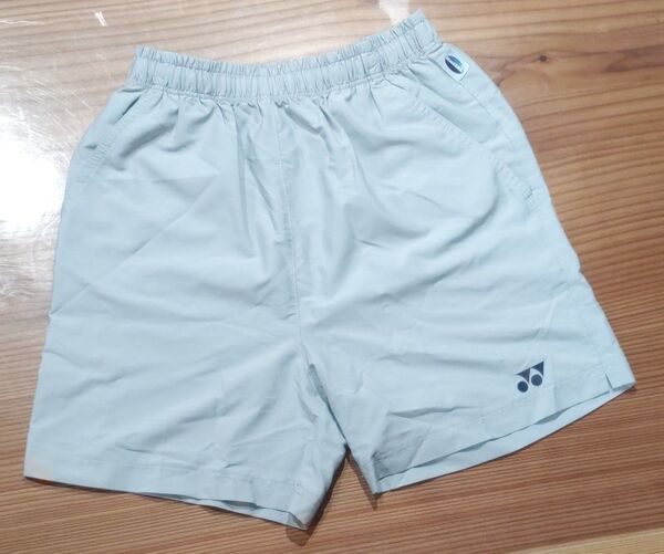 ヨネックス YONEXパンツ テニス バドミントン レディース グレー サイズM ベリークール ショートパンツ 美品 匿名