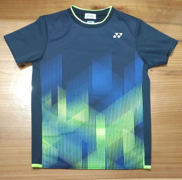 ヨネックス YONEX 半袖 ゲームシャツ 背面有り 10321 サイズM 美品 匿名 バドミントン テニス 半袖Tシャツ