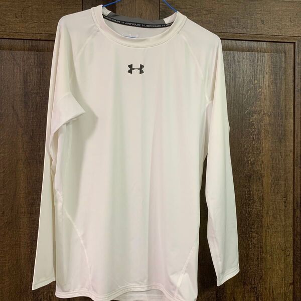 Under Armour ホワイト ロングスリーブ アンダーシャツ