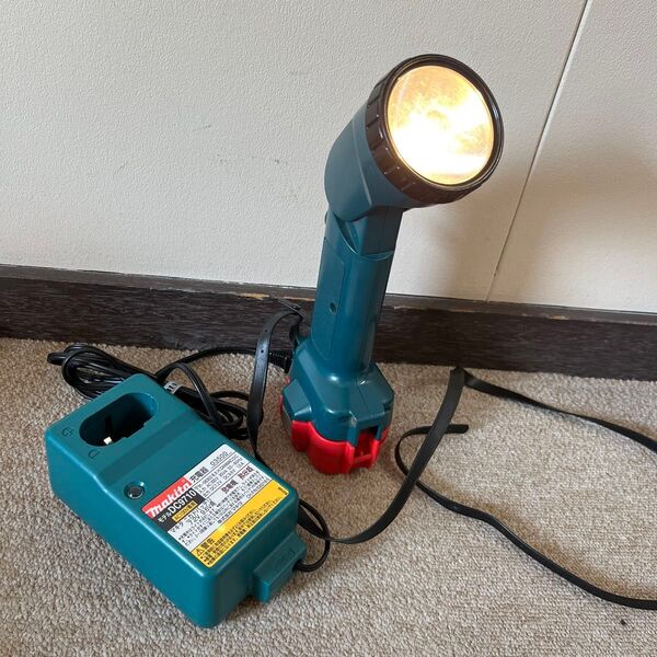 レア 動作確認済み マキタ Makita ML903 9.6V コードレスフラッシュライト ビンテージ 充電機付き