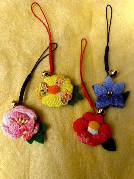 さくらほりきり 花の根付け