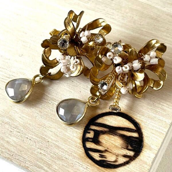 現行◇極美品◇monshiro nerine flower pierce ピアス