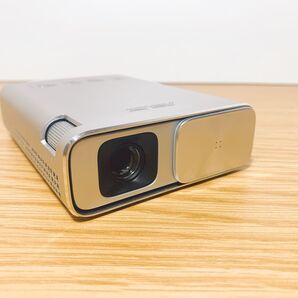 ASUS ZenBeam E1 コンパクト プロジェクター