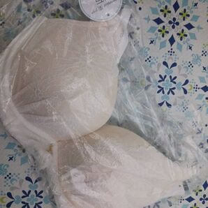新品未使用 花柄 極み 楽ブラジャー エメフィール