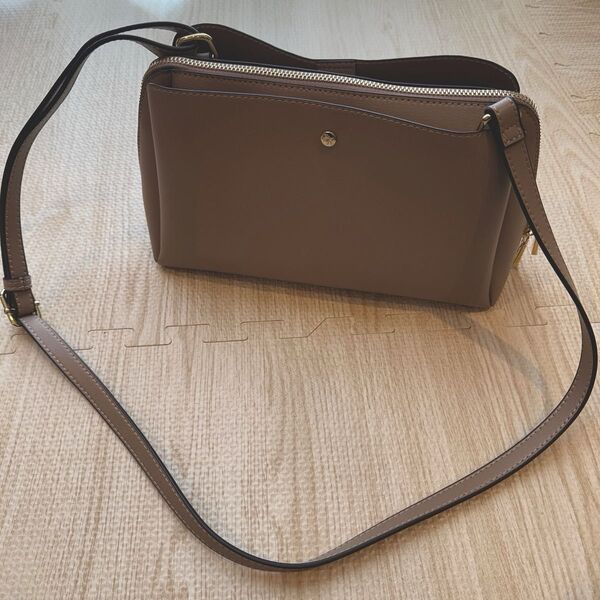 ショルダーバッグ レザー 軽量 斜め掛け