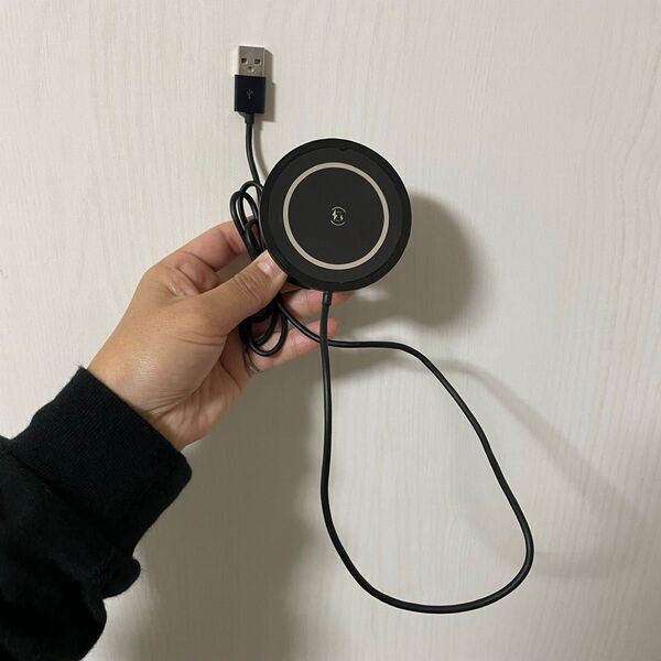 車用 マグネット充電器