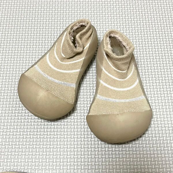 アティパス 12.5cm ベージュ ブラウン ボーダー シューズ