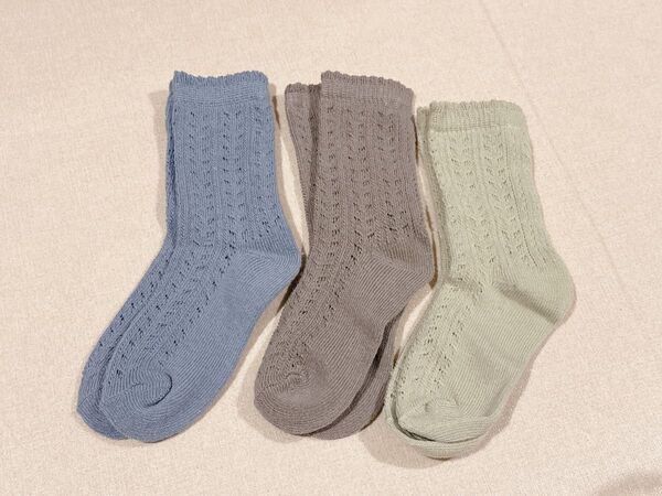 【新品未使用】 西松屋 透かし編み 靴下 15~20㎝ くすみカラー