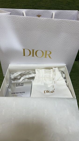 【価格相談の方すみません再度お願いします】Dior BACKSTAGE GLOW FACE PALETTE フェイスパウダーチーク