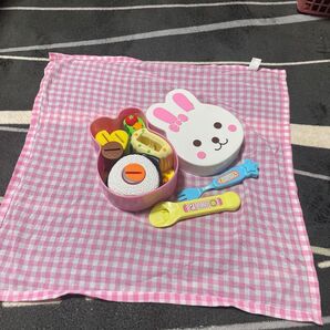 メルちゃんの弁当箱