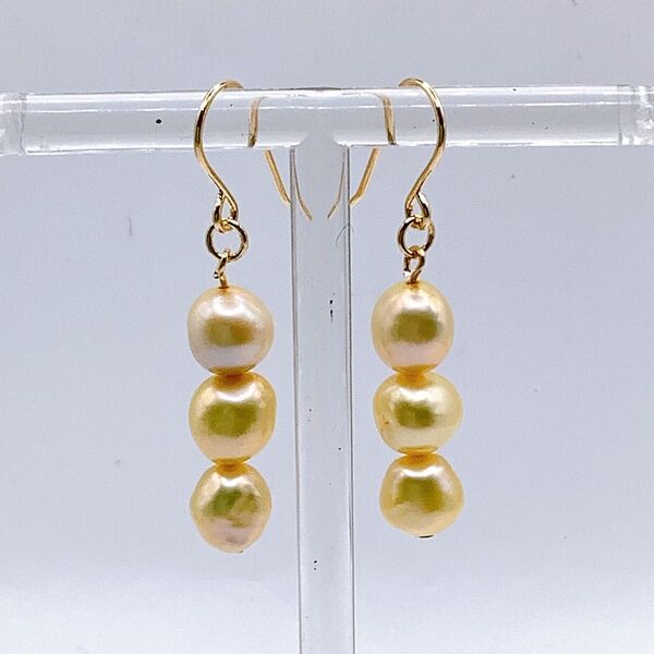 淡水パール イエローパール 3粒 素敵 上品 ピアス アクセサリー 真珠 ハンドメイド