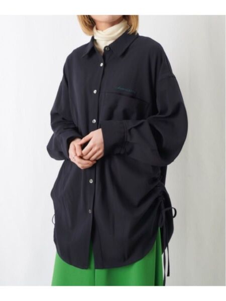 美品 LADY LUCK LUCA シャツ シャーリング ブラウス ネイビー