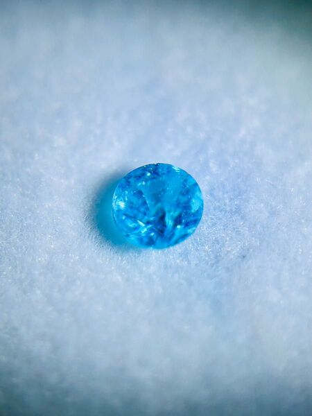 パライバトルマリン ブラジル産 ソーティング付き 0.081ct 2.5mm