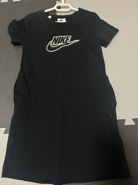 Tシャツワンピース ブラック 半袖 NIKE kids 130 両サイドポケット