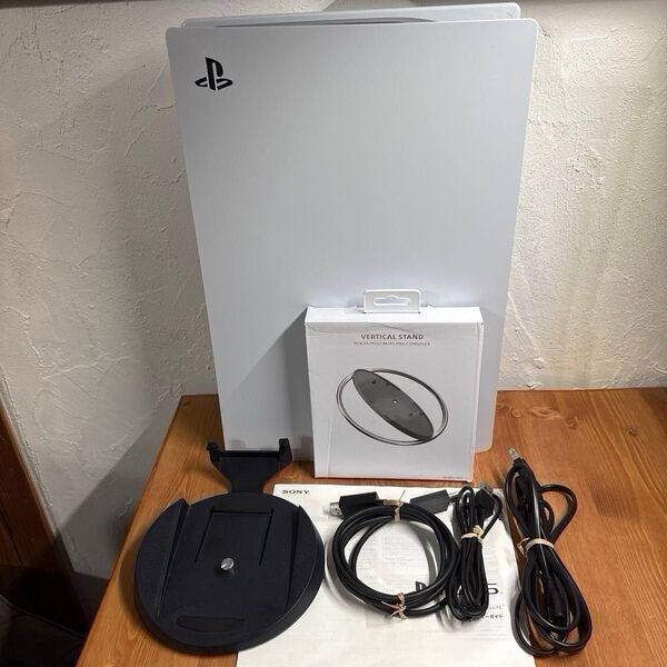 【美品】PlayStation 5 PS5 本体 ディスクドライブ搭載モデル CFI-1000A01+おまけ【コントローラー無】