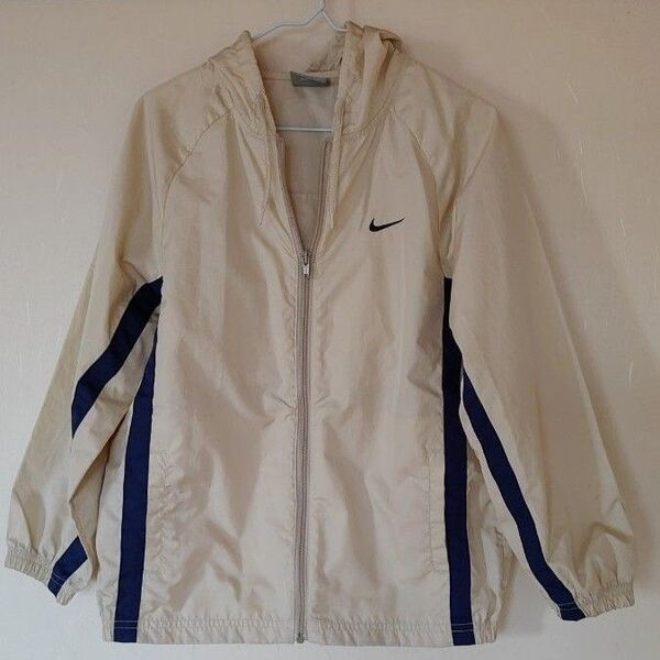 NIKE ウィンドブレーカーキッズ